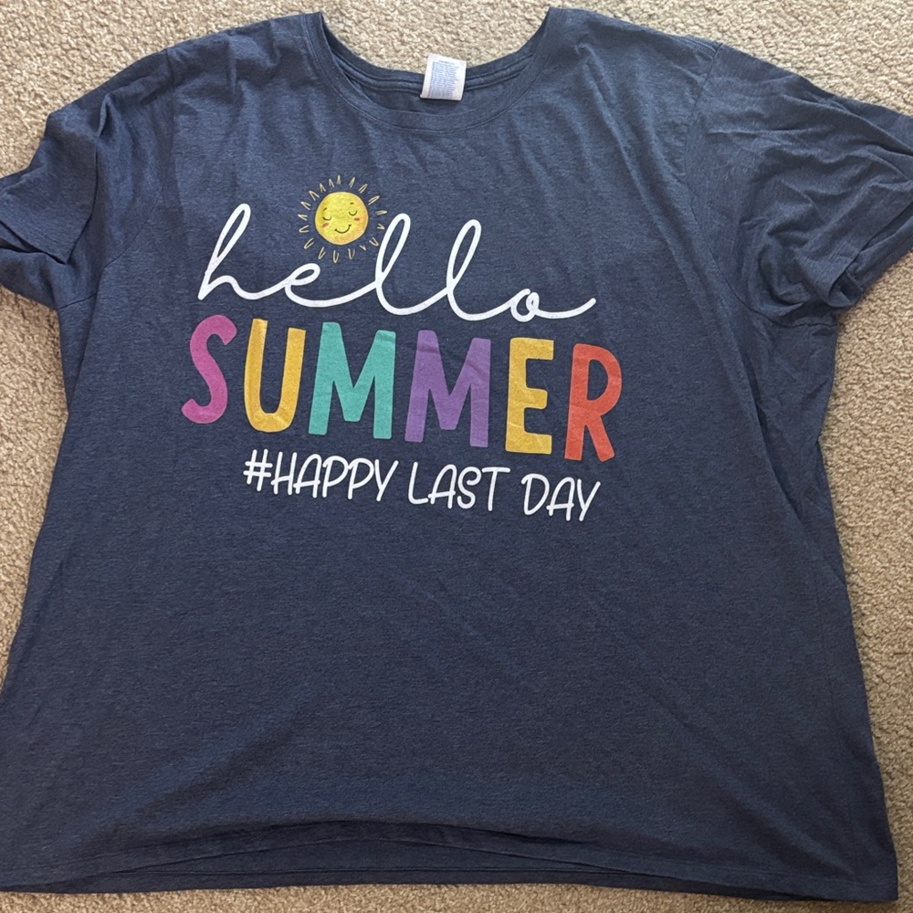 Hello Summer Graphic T-Shirt